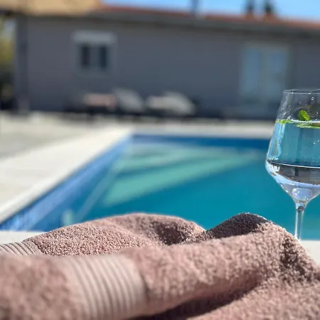 Kuca Za Odmor Capella Vakantiehuis Stuti